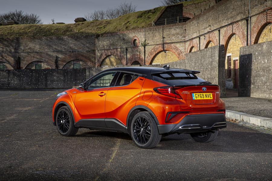  Toyota C-HR Hybrid Orange Edition 2019 года  (UK) (фото 34 из 34)